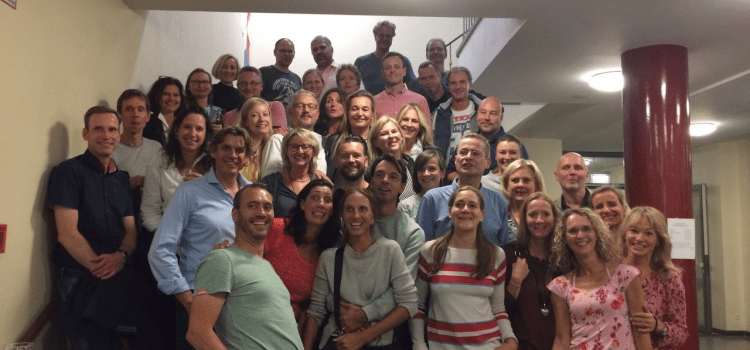 Gruppenfoto auf der Treppe