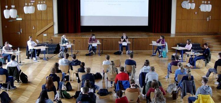 Erste Wahl! – Podiumsdiskussion in der Aula des Ceci