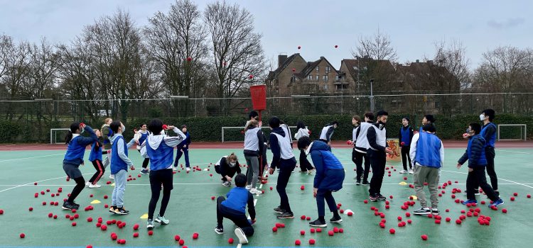 <strong>Besuch bei der Japanischen Schule</strong><strong></strong>